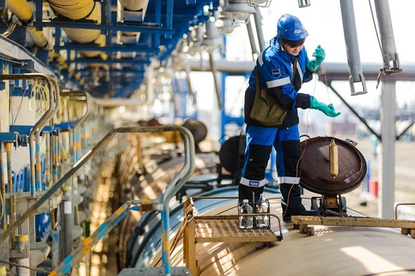 отбор проб светлых нефтепродуктов